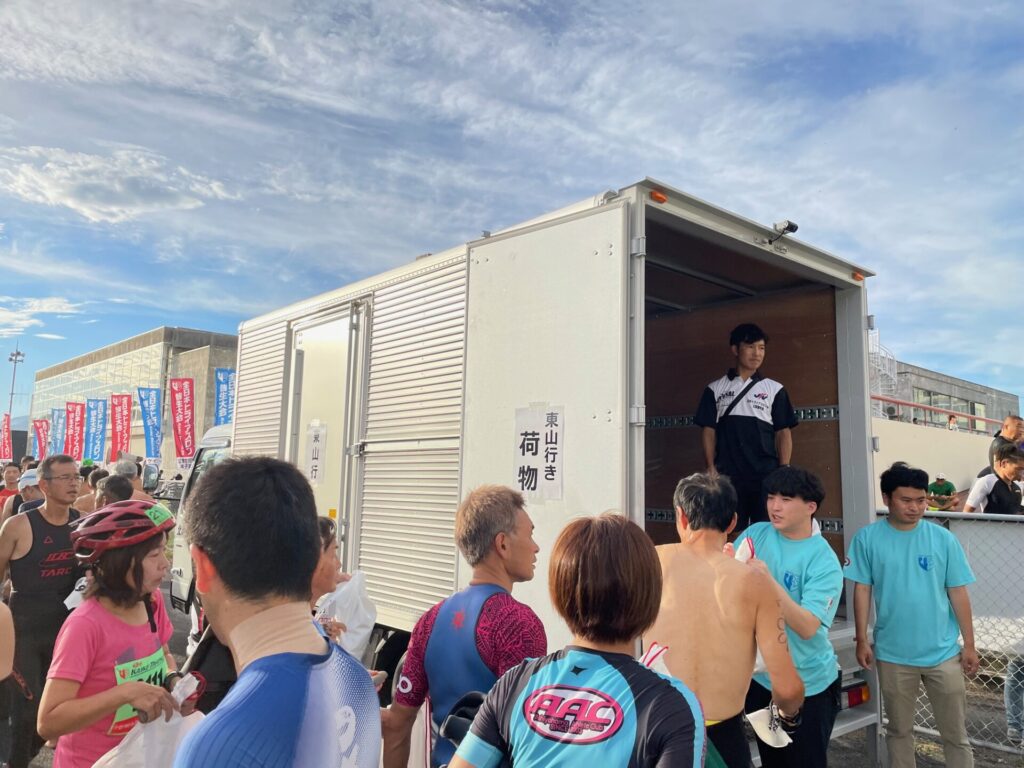 ゴール後の荷物